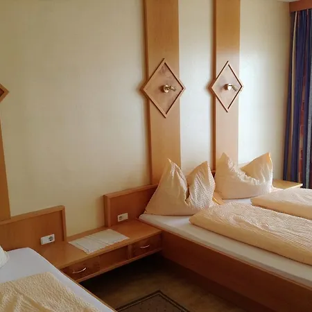 בית הארחה Janits